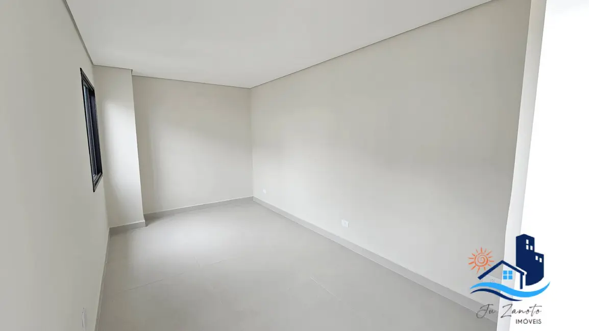 Foto 9 de Sobrado com 4 quartos à venda, 175m2 em Matinhos - PR