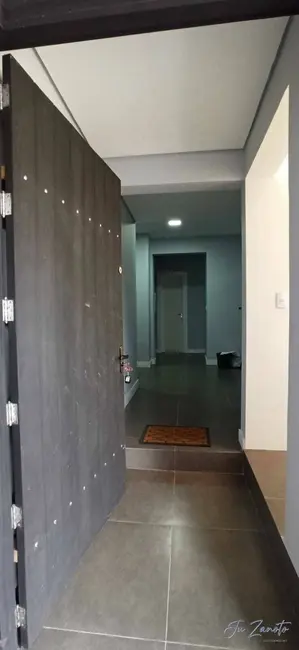 Foto 8 de Casa com 4 quartos à venda, 260m2 em Matinhos - PR