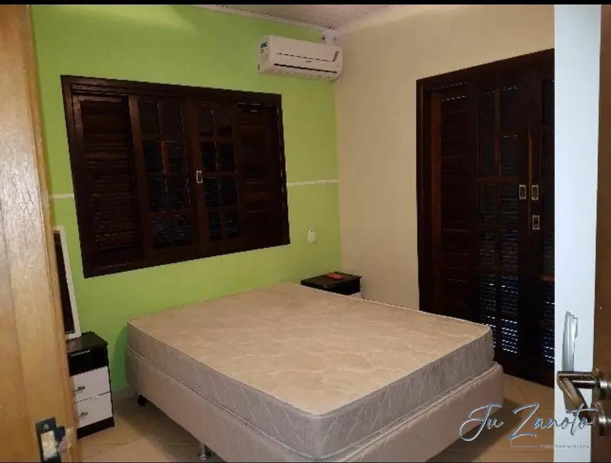 Foto 9 de Casa com 3 quartos à venda, 160m2 em Centro, Guaratuba - PR
