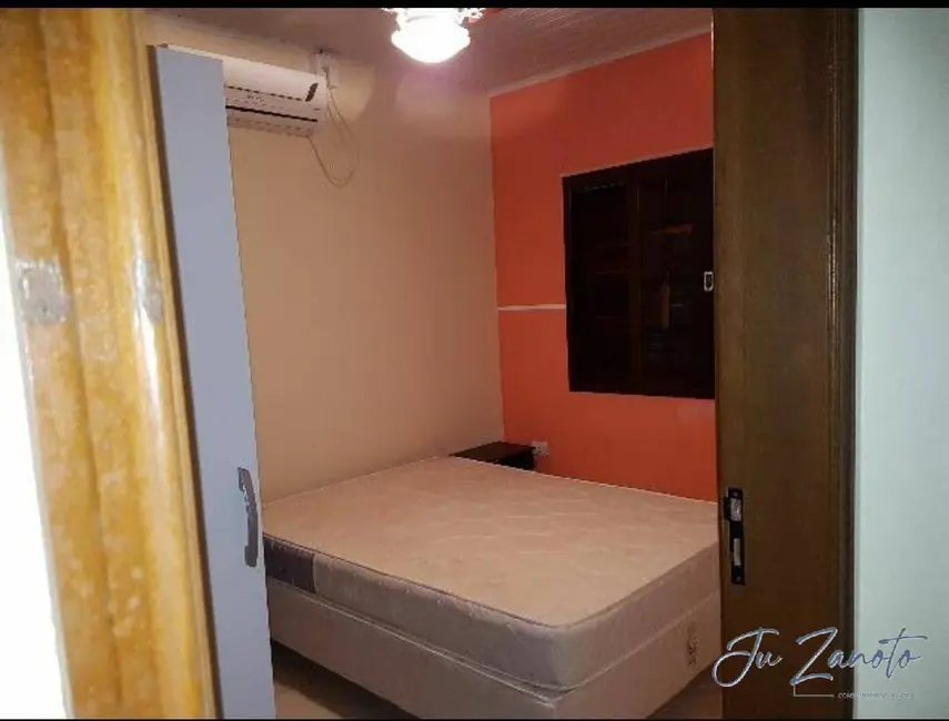 Foto 8 de Casa com 3 quartos à venda, 160m2 em Centro, Guaratuba - PR