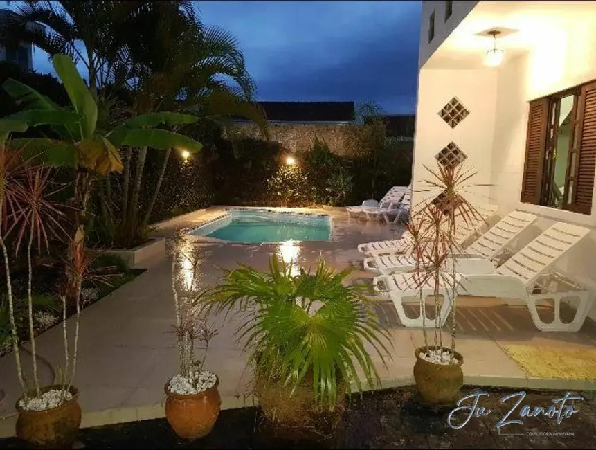 Foto 2 de Casa com 3 quartos à venda, 160m2 em Centro, Guaratuba - PR
