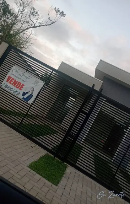 Casa com 3 quartos à venda, 96m2 em Nereidas, Guaratuba - PR - imagem 2 Foto 2 de Casa com 3 quartos à venda, 96m2 em Nereidas, Guaratuba - PR