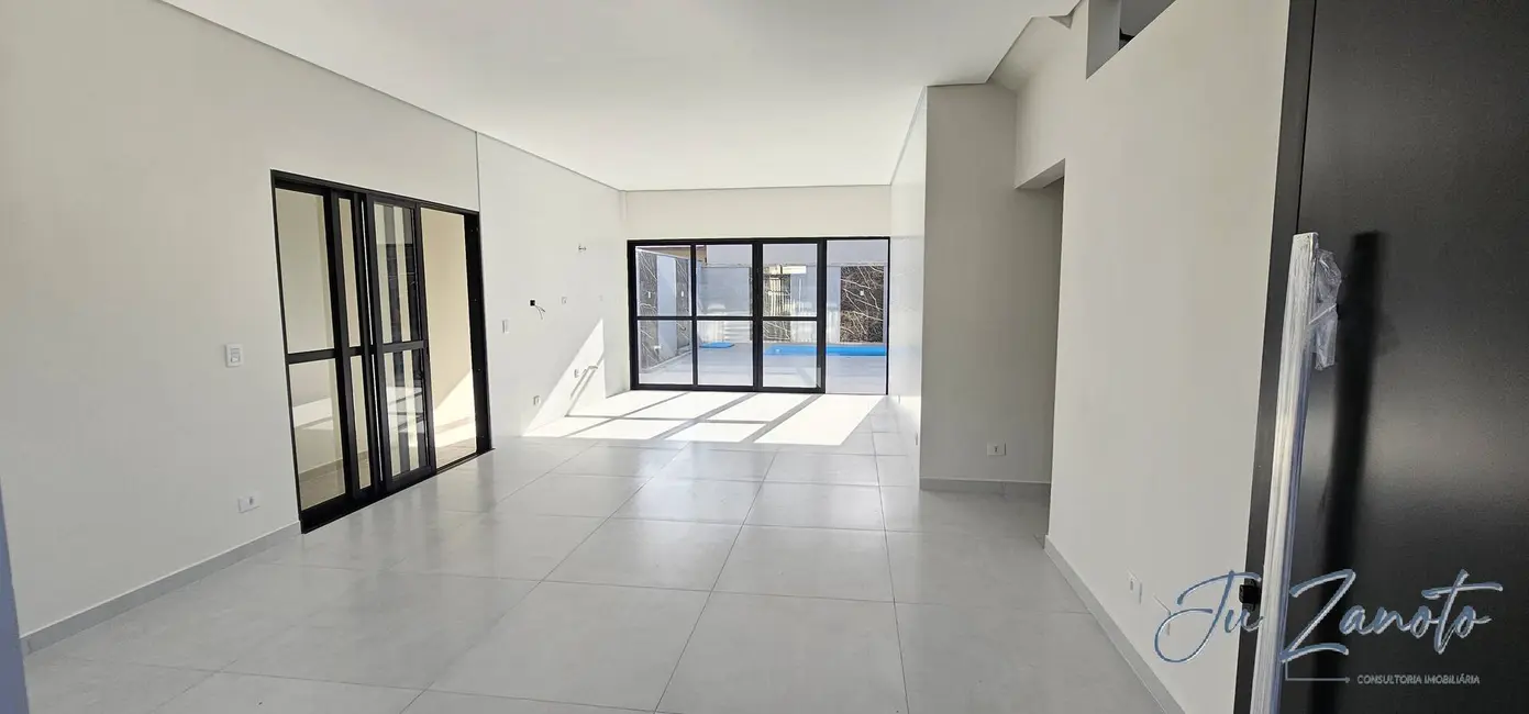 Foto 3 de Casa com 3 quartos à venda, 168m2 em Centro, Matinhos - PR