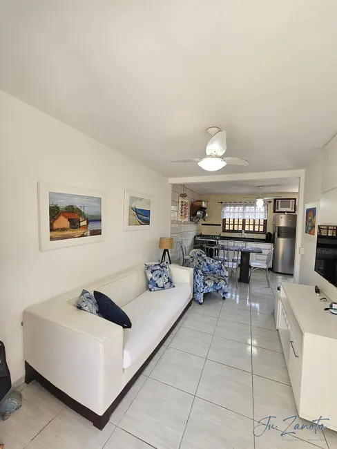 Foto 3 de Casa com 3 quartos à venda, 70m2 em Guaratuba - PR