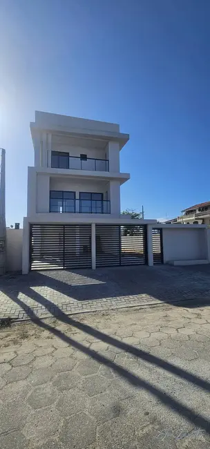 Foto 1 de Casa com 3 quartos à venda, 325m2 em Matinhos - PR