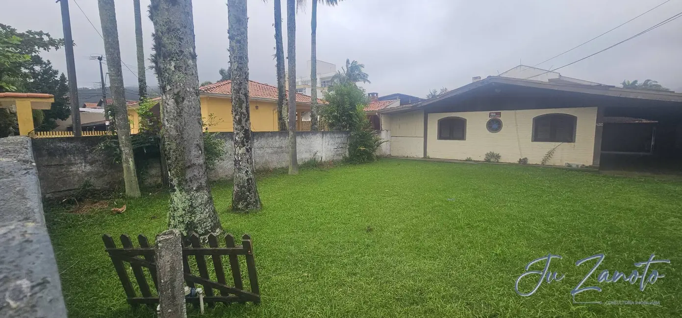 Foto 3 de Terreno / Lote à venda, 403m2 em Matinhos - PR