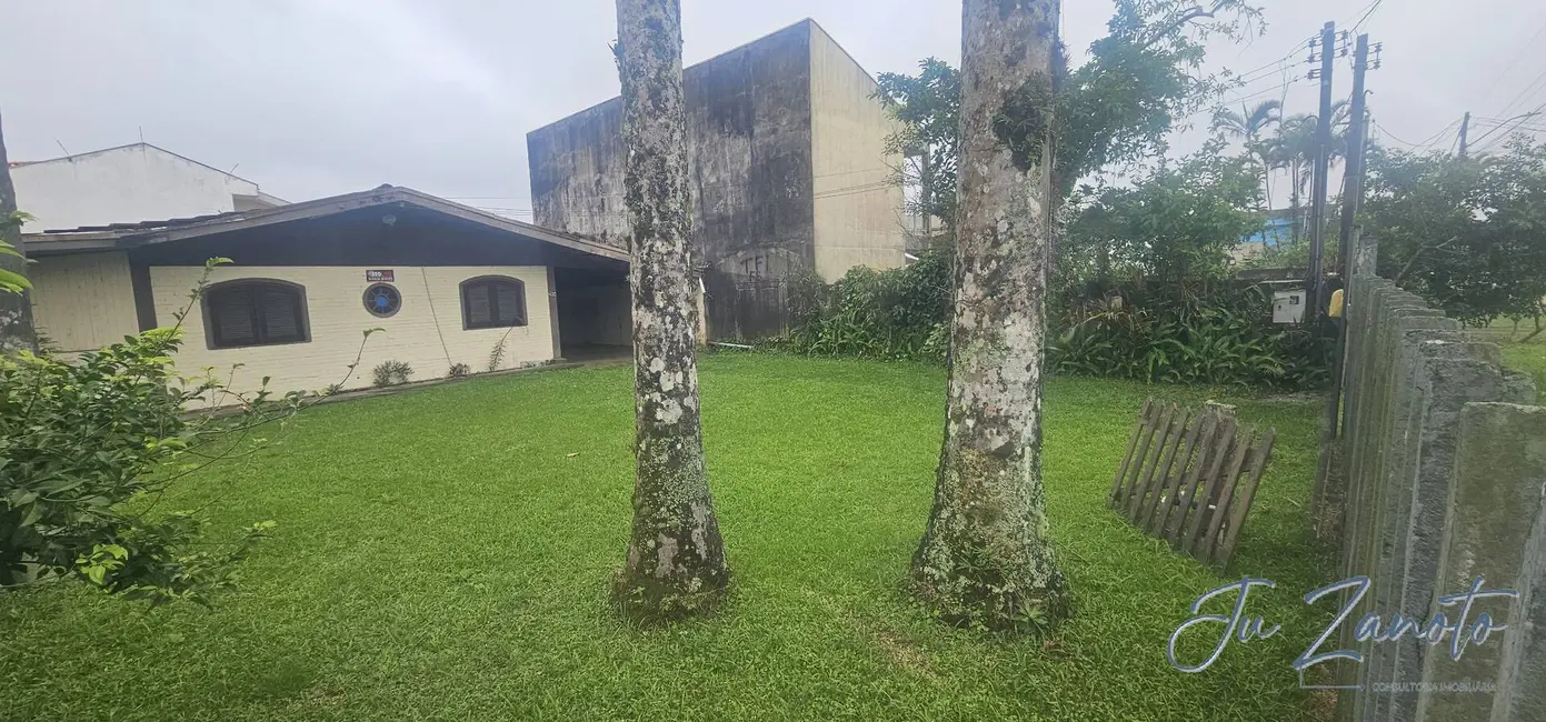 Foto 4 de Terreno / Lote à venda, 403m2 em Matinhos - PR