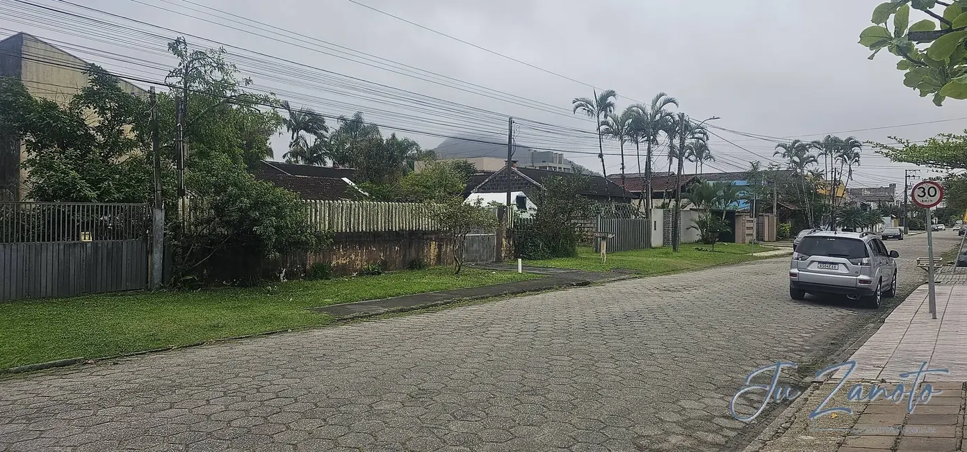 Foto 8 de Terreno / Lote à venda, 403m2 em Matinhos - PR
