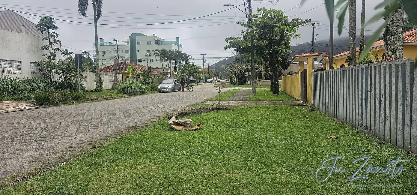 Foto 6 de Terreno / Lote à venda, 403m2 em Matinhos - PR