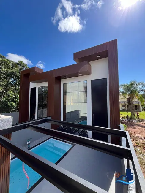 Foto 3 de Sobrado com 3 quartos à venda, 127m2 em Guaratuba - PR