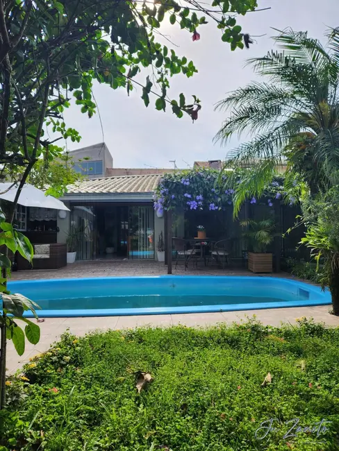 Foto 1 de Casa com 2 quartos à venda, 337m2 em Matinhos - PR