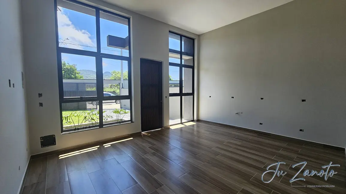 Foto 2 de Casa com 3 quartos à venda, 82m2 em Matinhos - PR