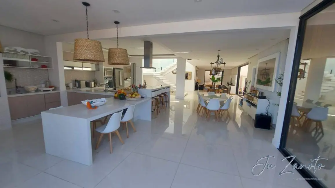 Foto 6 de Casa com 7 quartos à venda, 500m2 em Guaratuba - PR