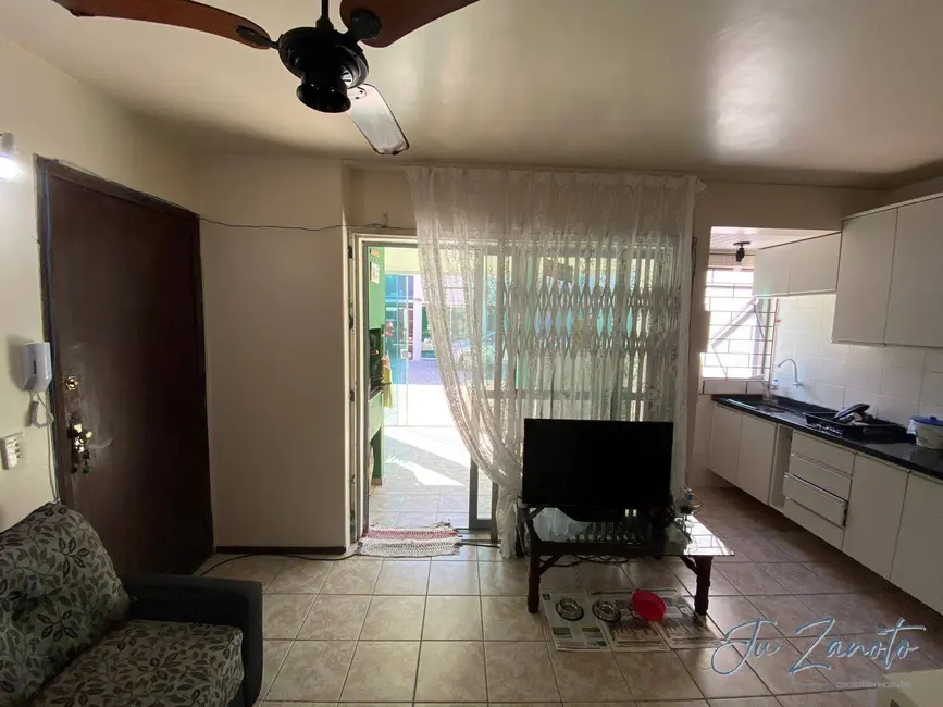 Foto 4 de Apartamento com 2 quartos à venda, 55m2 em Matinhos - PR