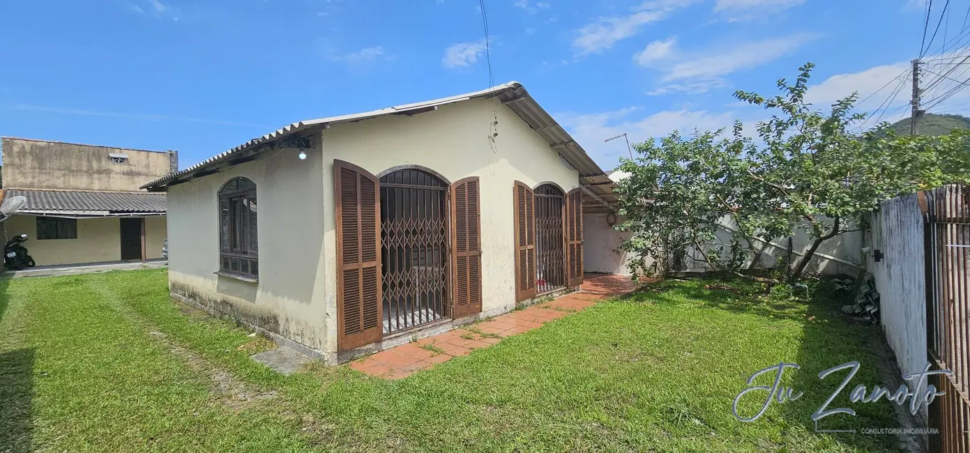 Foto 2 de Casa com 3 quartos à venda, 120m2 em Matinhos - PR