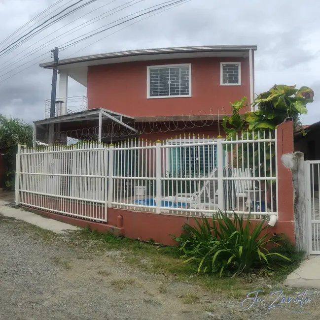 Foto 1 de Sobrado com 5 quartos à venda em Matinhos - PR