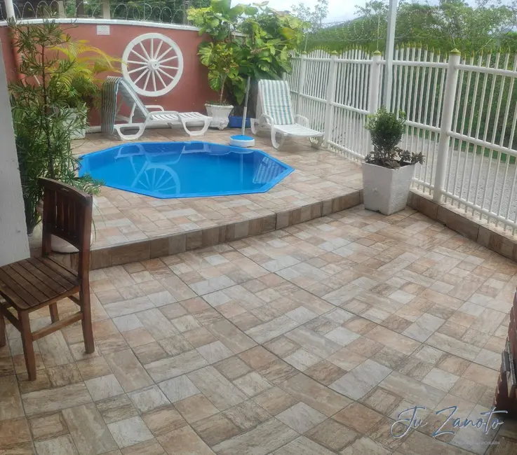 Foto 6 de Sobrado com 5 quartos à venda em Matinhos - PR
