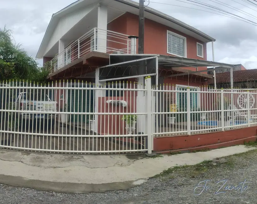 Foto 3 de Sobrado com 5 quartos à venda em Matinhos - PR
