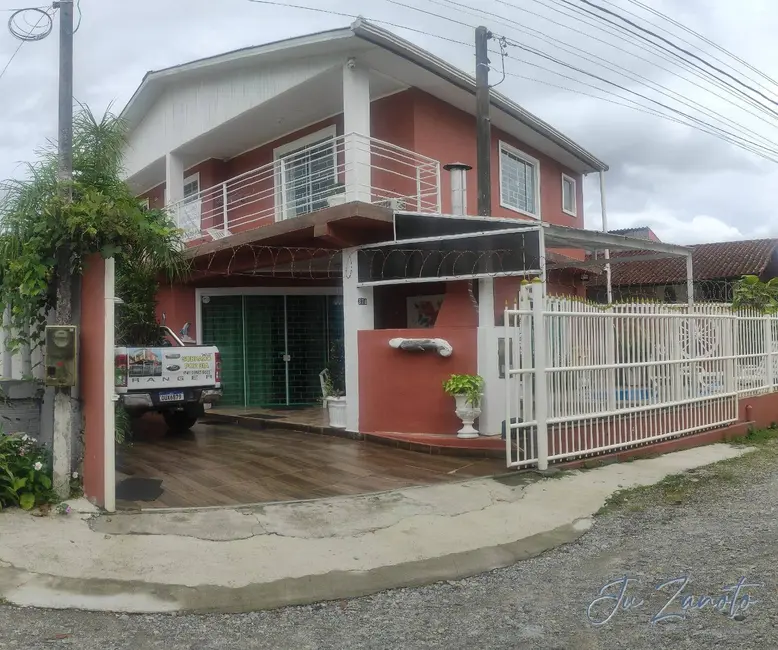 Foto 2 de Sobrado com 5 quartos à venda em Matinhos - PR