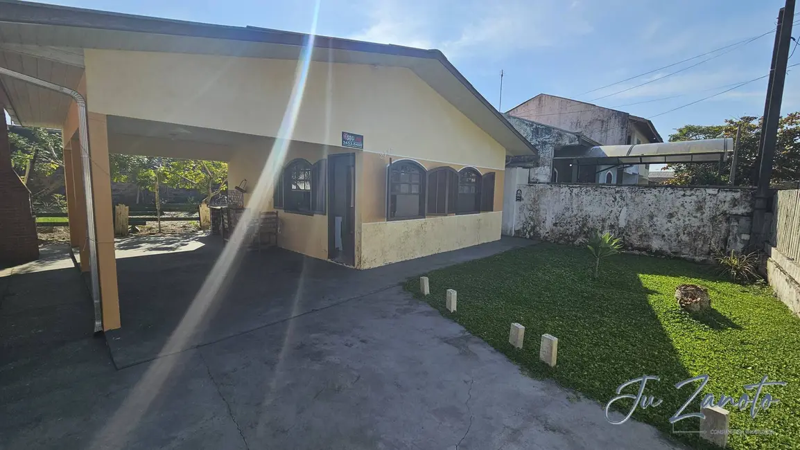 Foto 2 de Casa com 2 quartos à venda, 300m2 em Matinhos - PR