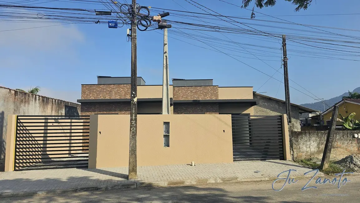 Foto 2 de Casa com 2 quartos à venda, 45m2 em Matinhos - PR
