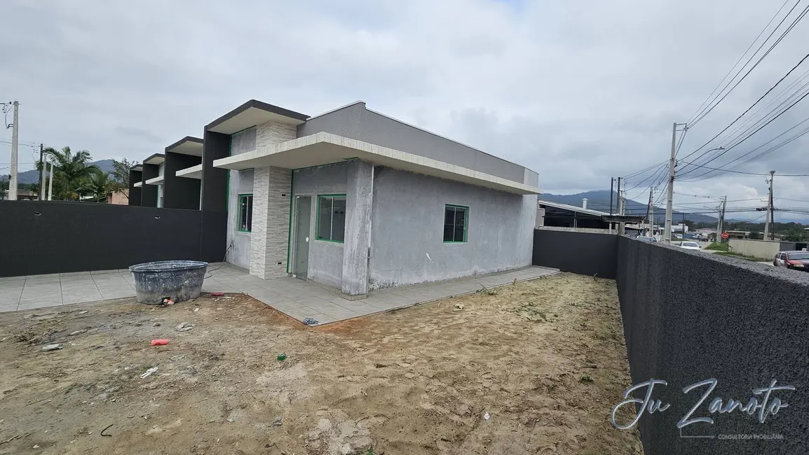 Foto 4 de Casa com 2 quartos à venda, 50m2 em Matinhos - PR