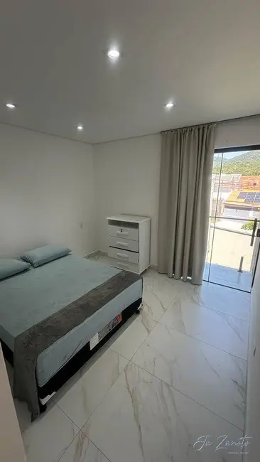 Foto 8 de Sobrado com 4 quartos à venda, 353m2 em Matinhos - PR