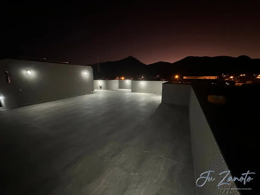 Foto 7 de Sobrado com 4 quartos à venda, 353m2 em Matinhos - PR