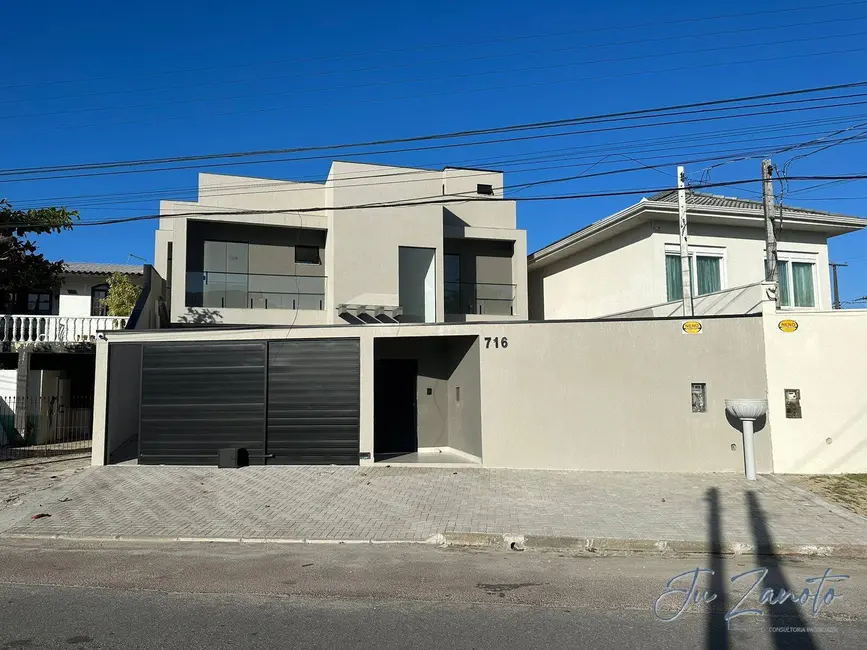 Foto 2 de Sobrado com 4 quartos à venda, 353m2 em Matinhos - PR