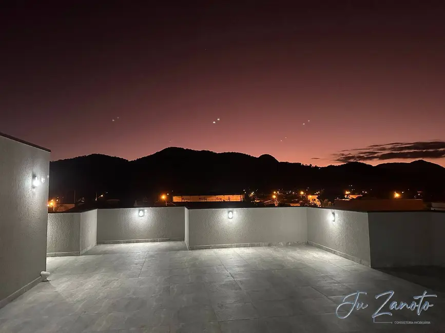 Foto 6 de Sobrado com 4 quartos à venda, 353m2 em Matinhos - PR
