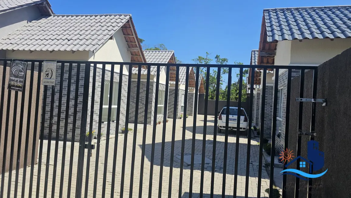 Foto 1 de Casa com 2 quartos à venda, 67m2 em Matinhos - PR