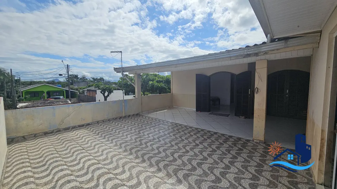 Foto 8 de Sobrado com 8 quartos à venda, 360m2 em Matinhos - PR