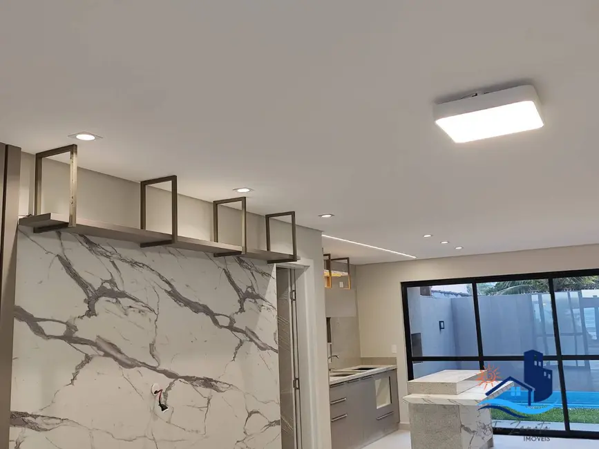 Foto 2 de Casa com 4 quartos à venda, 177m2 em Matinhos - PR