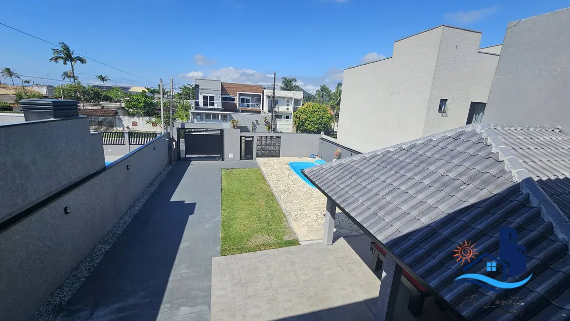 Foto 1 de Casa com 4 quartos à venda, 208m2 em Matinhos - PR
