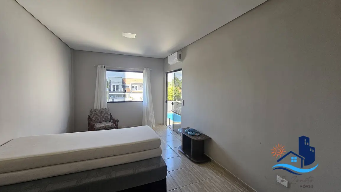 Foto 8 de Casa com 4 quartos à venda, 208m2 em Matinhos - PR