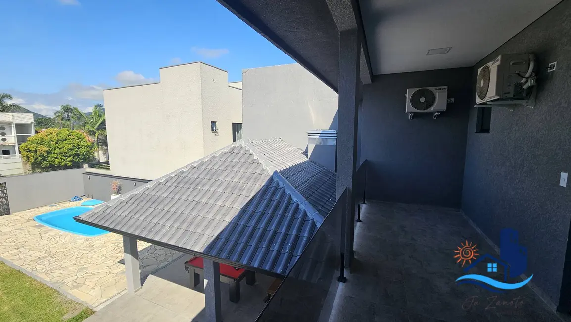 Foto 2 de Casa com 4 quartos à venda, 208m2 em Matinhos - PR