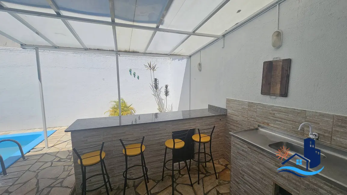 Foto 5 de Sobrado com 8 quartos à venda, 352m2 em Matinhos - PR