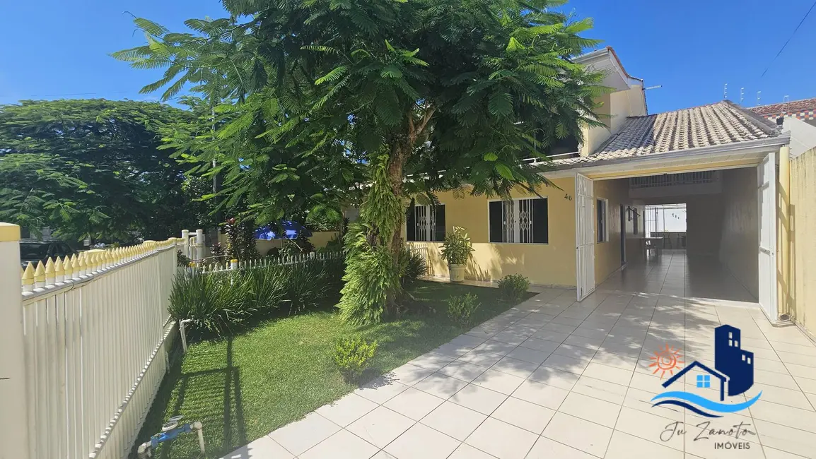 Foto 3 de Sobrado com 8 quartos à venda, 352m2 em Matinhos - PR