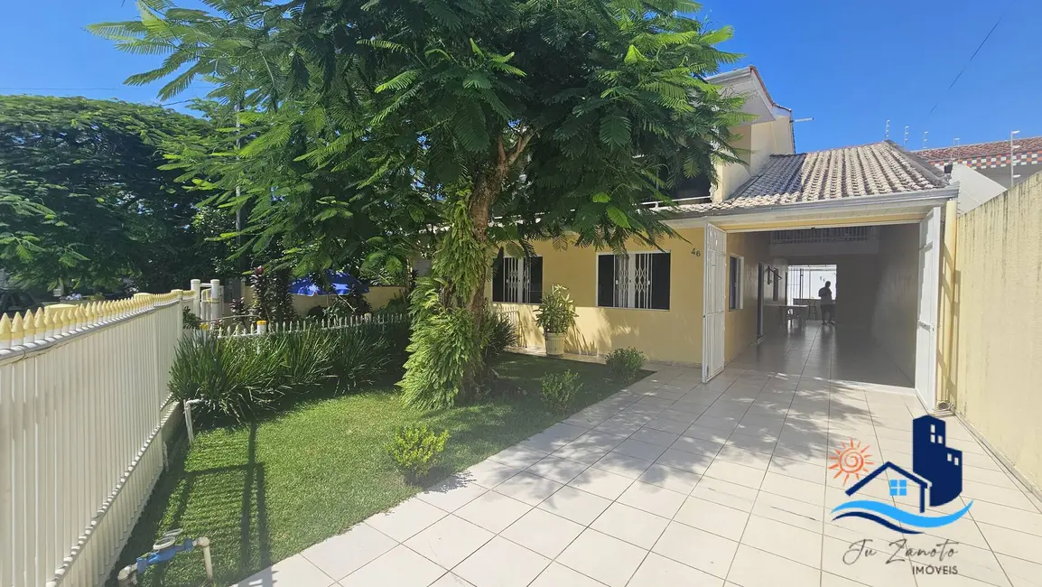 Foto 1 de Sobrado com 8 quartos à venda, 352m2 em Matinhos - PR