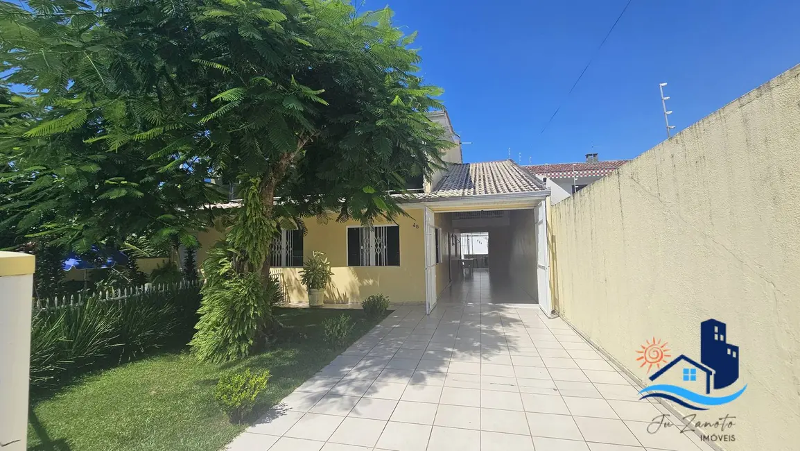 Foto 2 de Sobrado com 8 quartos à venda, 352m2 em Matinhos - PR