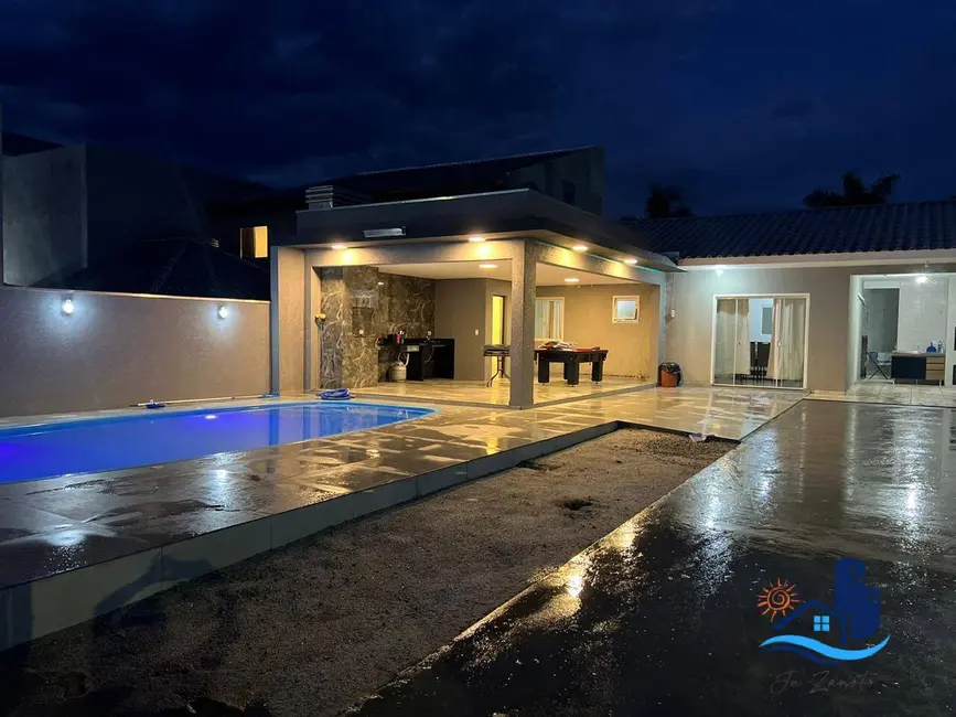 Foto 1 de Casa com 3 quartos à venda em Matinhos - PR