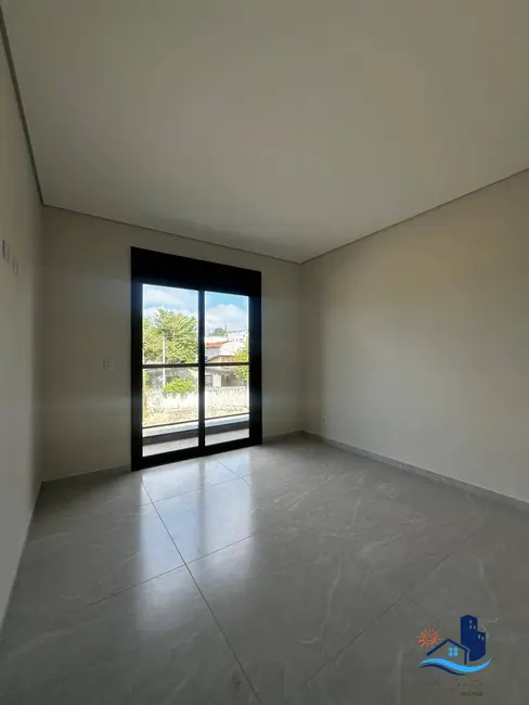 Foto 6 de Sobrado com 3 quartos à venda, 122m2 em Matinhos - PR