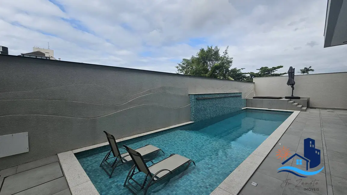 Foto 9 de Sobrado com 4 quartos à venda, 216m2 em Matinhos - PR