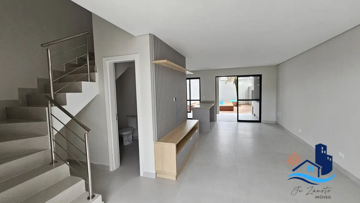 Foto 3 de Sobrado com 4 quartos à venda, 216m2 em Matinhos - PR