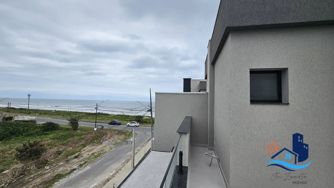 Foto 4 de Sobrado com 4 quartos à venda, 216m2 em Matinhos - PR