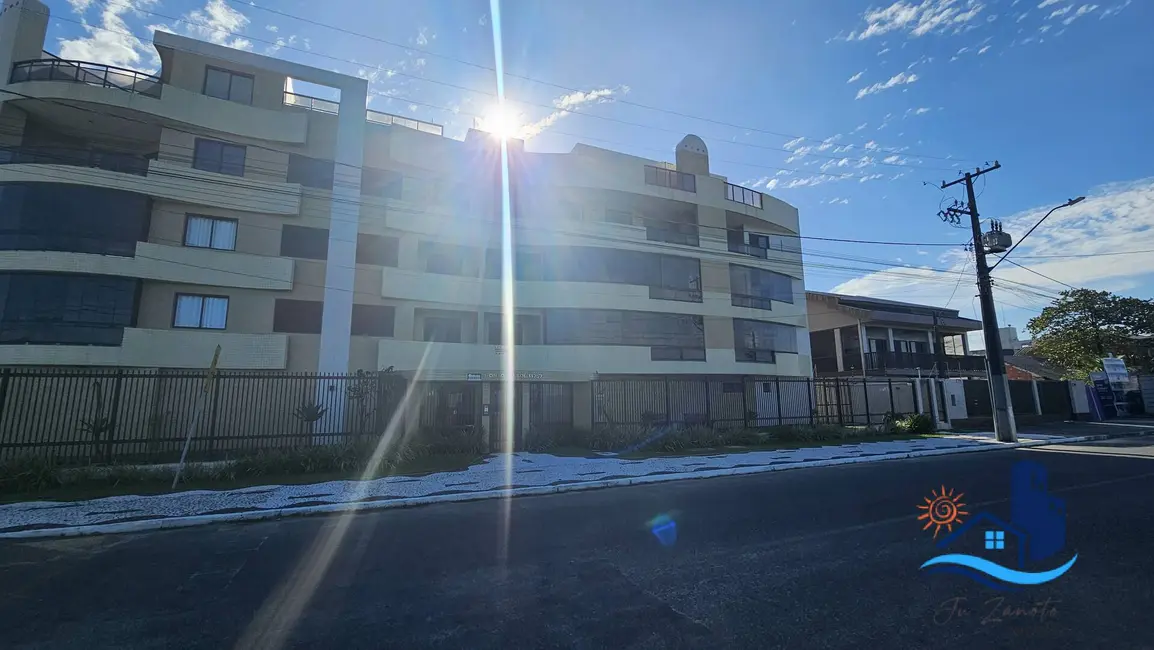 Foto 2 de Apartamento com 3 quartos à venda, 71m2 em Matinhos - PR