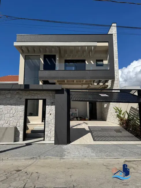 Foto 1 de Casa com 4 quartos à venda, 268m2 em Matinhos - PR