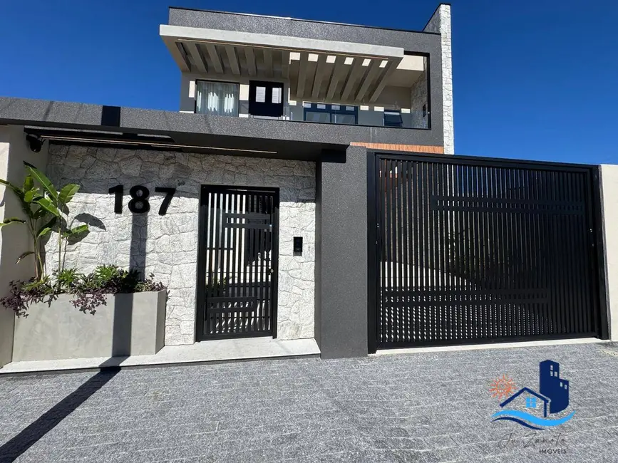 Foto 2 de Casa com 4 quartos à venda, 268m2 em Matinhos - PR