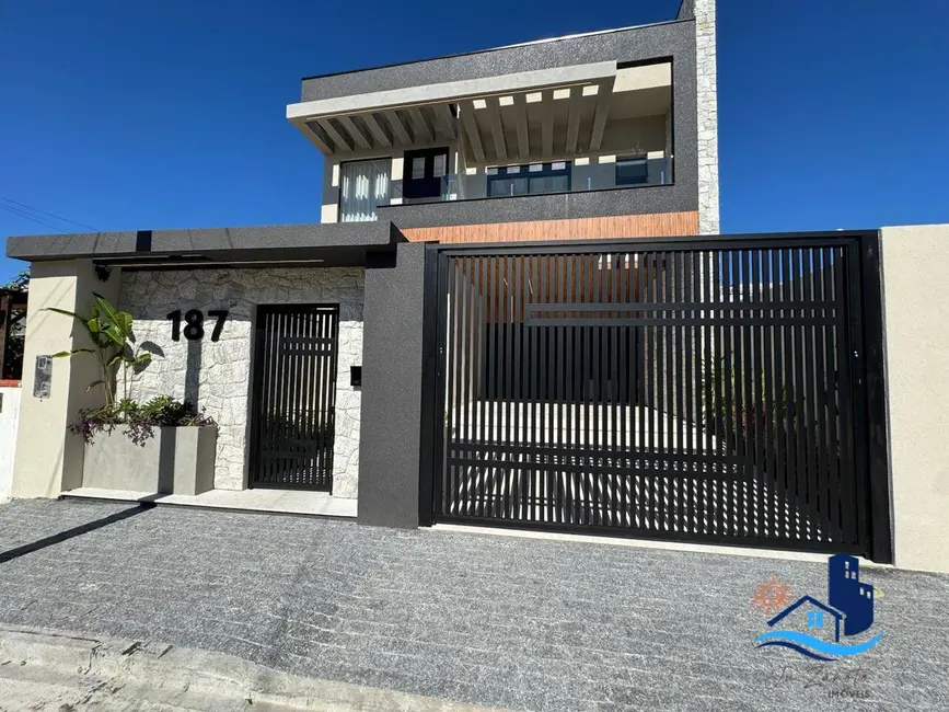 Foto 3 de Casa com 4 quartos à venda, 268m2 em Matinhos - PR