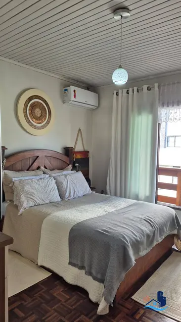 Foto 9 de Casa com 4 quartos à venda, 200m2 em Centro, Matinhos - PR